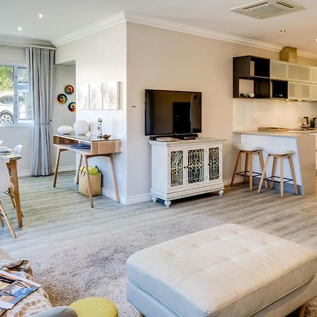 Pangsapuri 0 m² dengan 2 bilik tidur dan 1 bilik mandi peribadi di Camps Bay Cape Town Luaran gambar