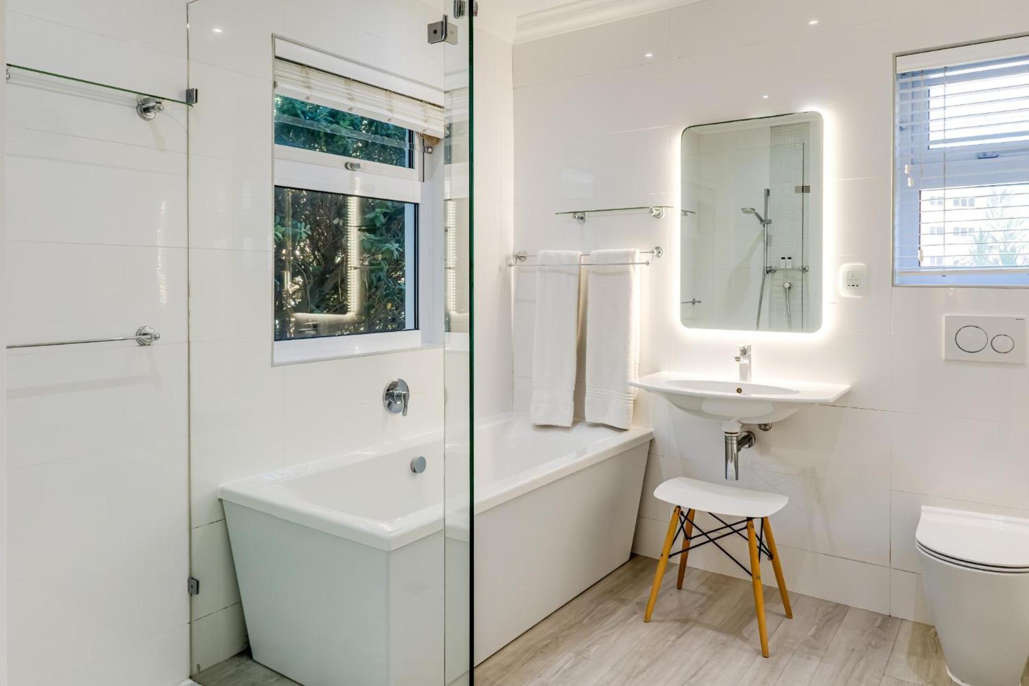 Pangsapuri 0 m² dengan 2 bilik tidur dan 1 bilik mandi peribadi di Camps Bay Cape Town Luaran gambar