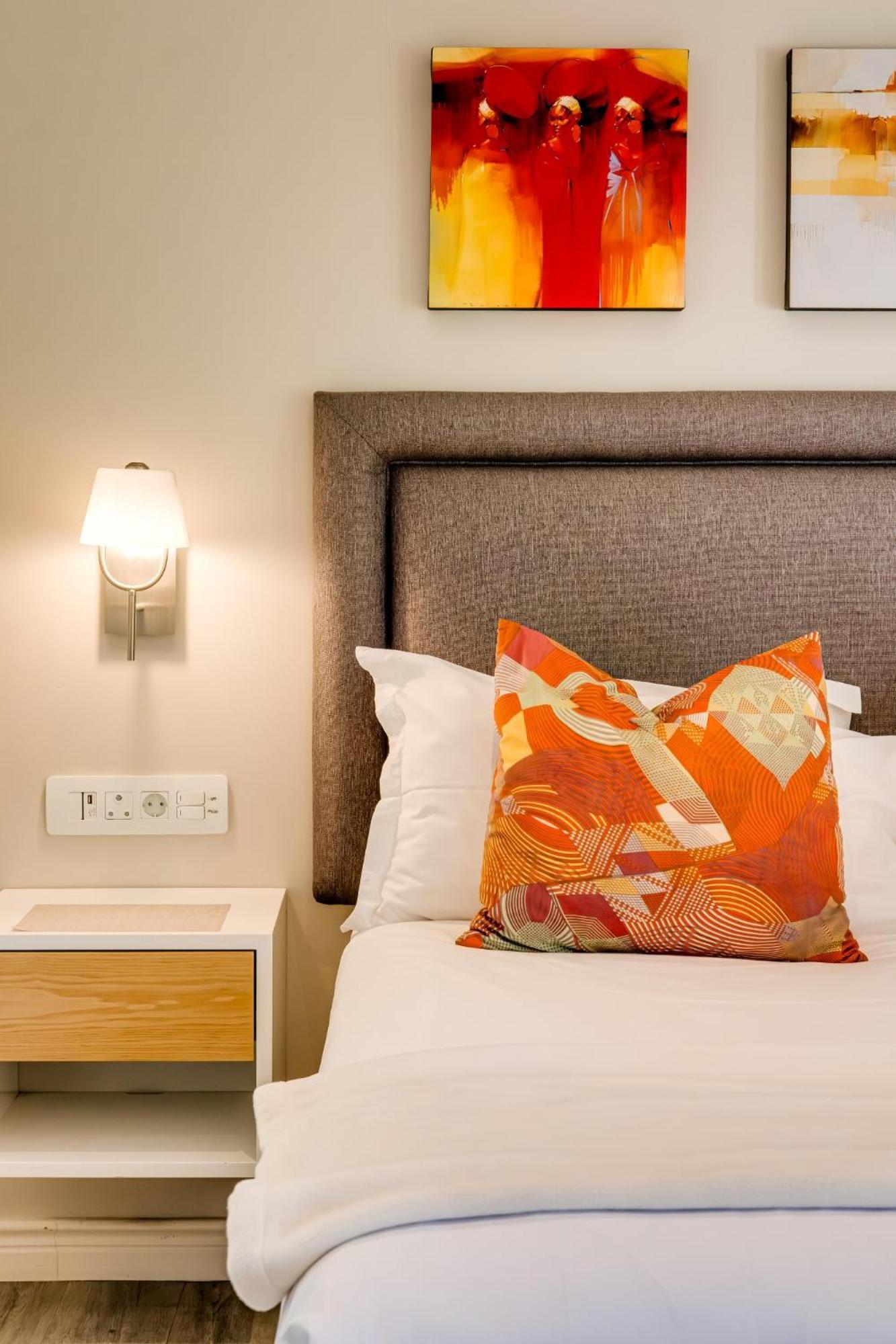 Pangsapuri 0 m² dengan 2 bilik tidur dan 1 bilik mandi peribadi di Camps Bay Cape Town Luaran gambar