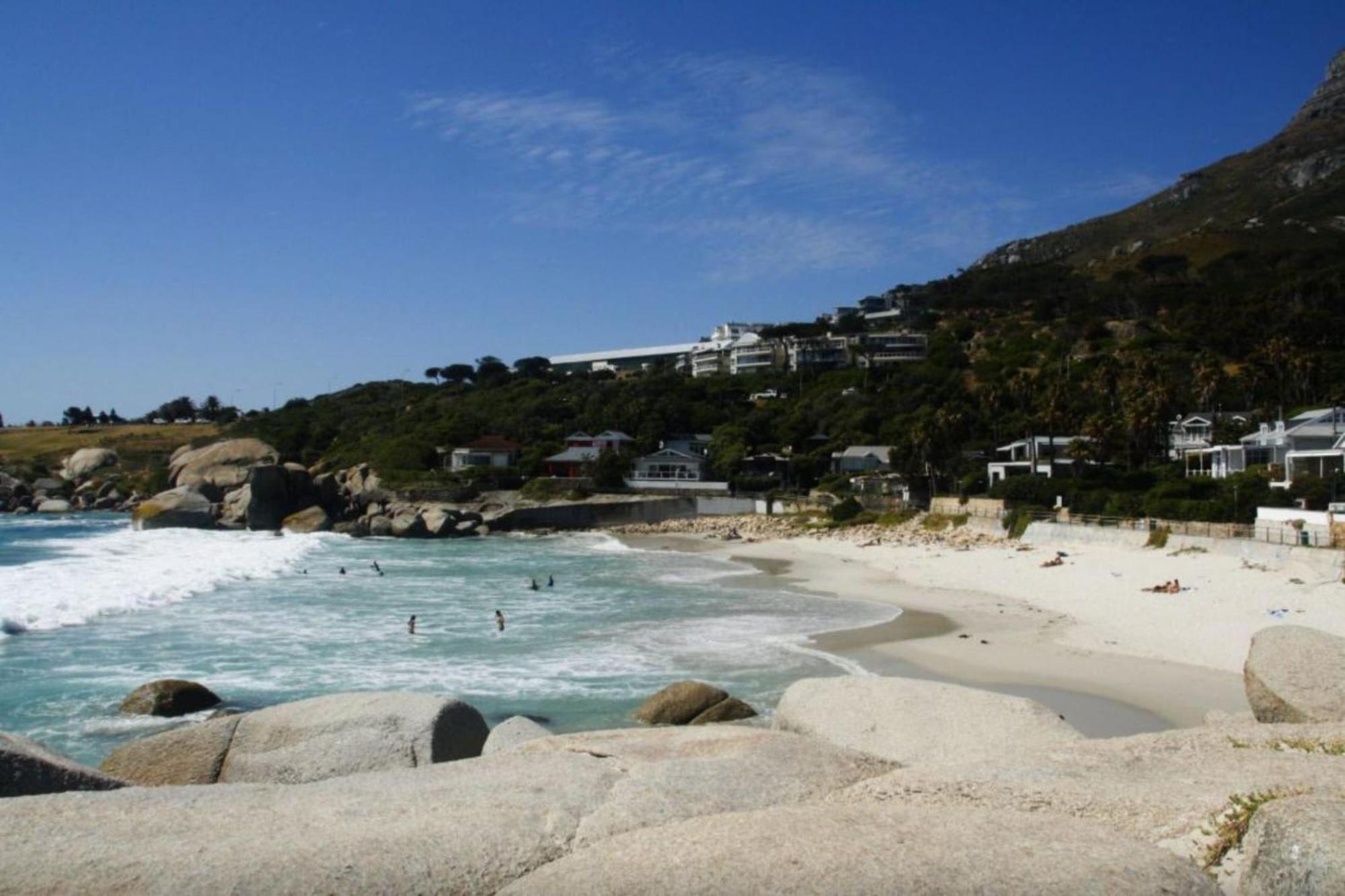 Pangsapuri 0 m² dengan 2 bilik tidur dan 1 bilik mandi peribadi di Camps Bay Cape Town Luaran gambar