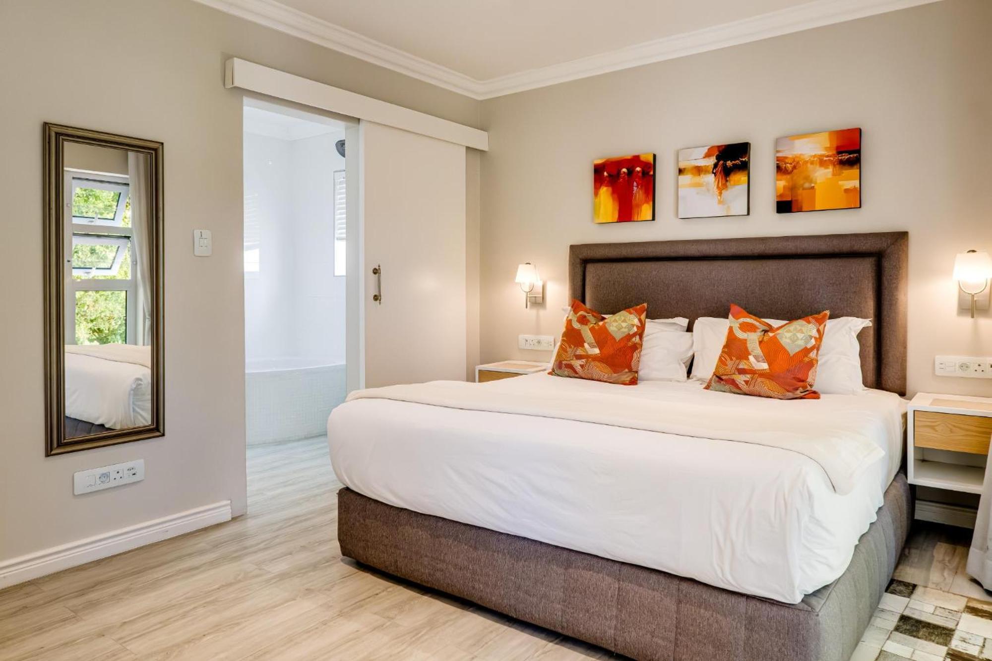 Pangsapuri 0 m² dengan 2 bilik tidur dan 1 bilik mandi peribadi di Camps Bay Cape Town Luaran gambar