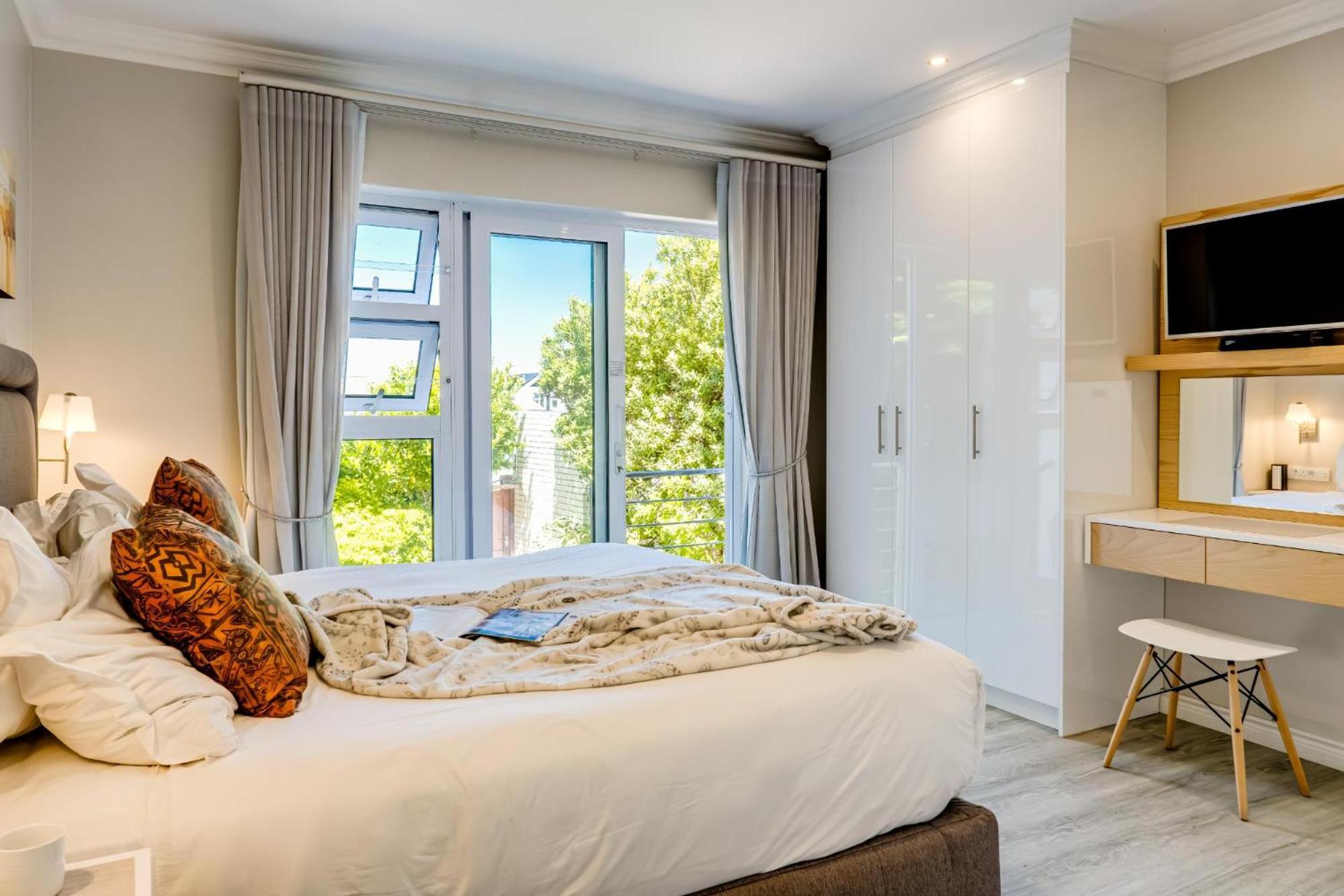 Pangsapuri 0 m² dengan 2 bilik tidur dan 1 bilik mandi peribadi di Camps Bay Cape Town Luaran gambar
